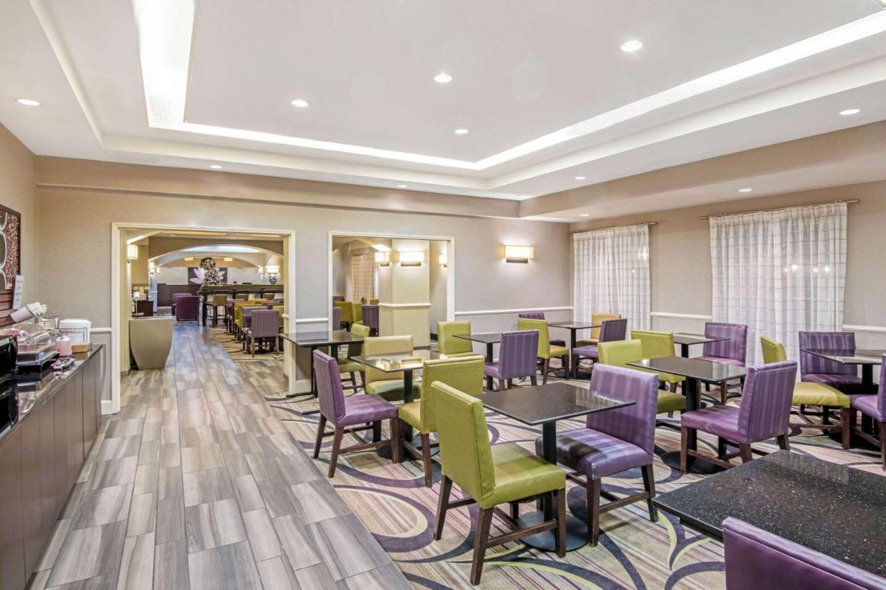 Готель La Quinta By Wyndham San Antonio Airport Екстер'єр фото