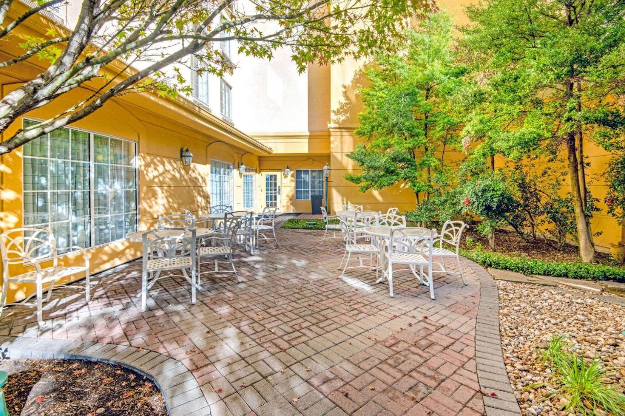 Готель La Quinta By Wyndham San Antonio Airport Екстер'єр фото