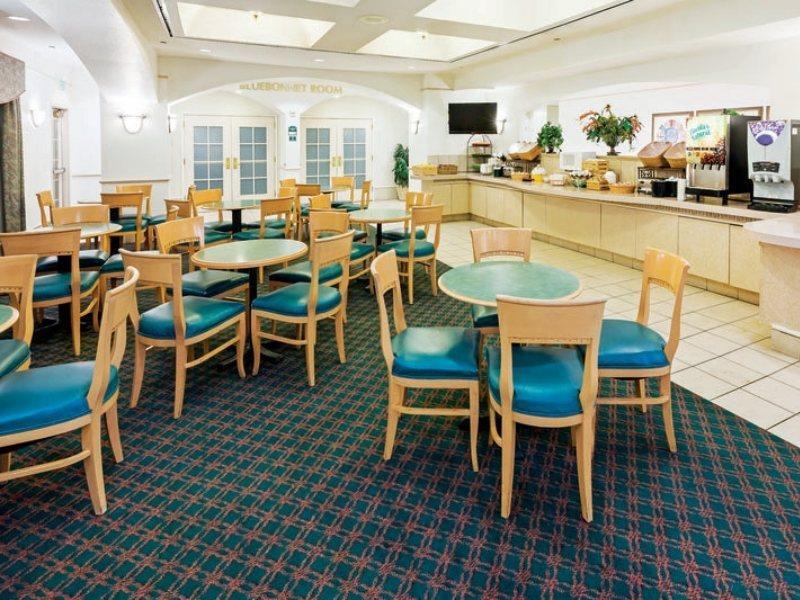 Готель La Quinta By Wyndham San Antonio Airport Екстер'єр фото
